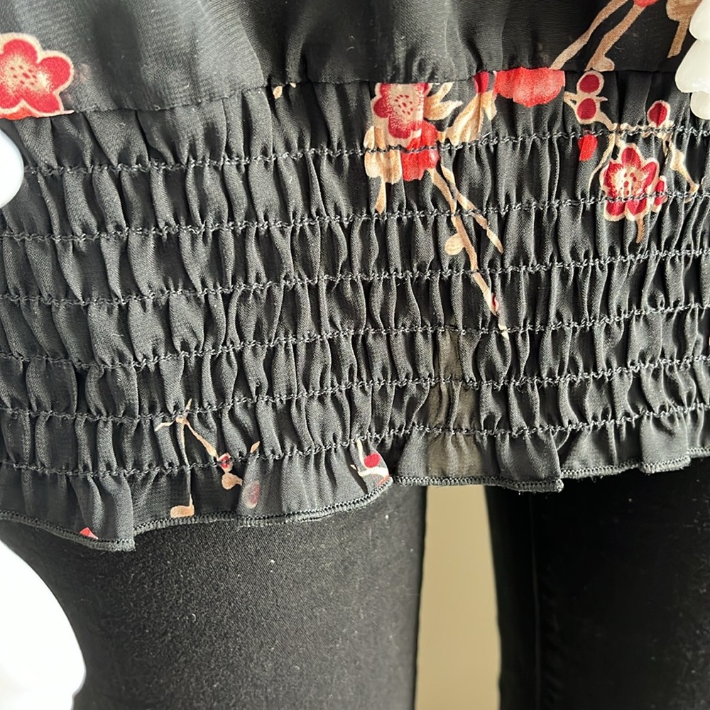 Studio Y Floral Black and Red Women's Top - Picture 4 of 7